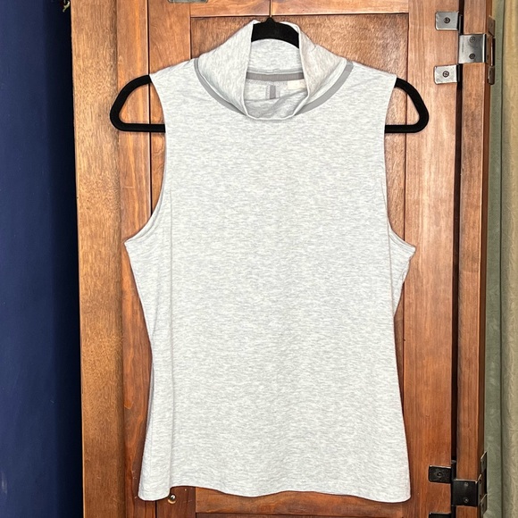 Athleta Industry Tank Top Womens Medium Grey Heather Sleeveless Athleisure Top - Picture 3 of 7